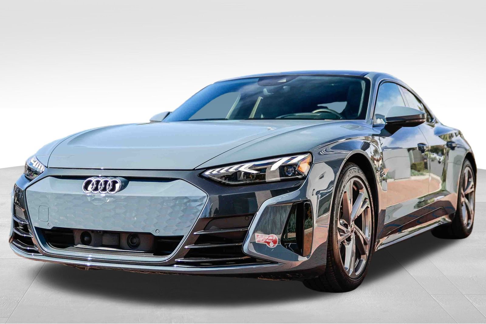 Used 2024 Audi e-tron GT Premium Plus image 3