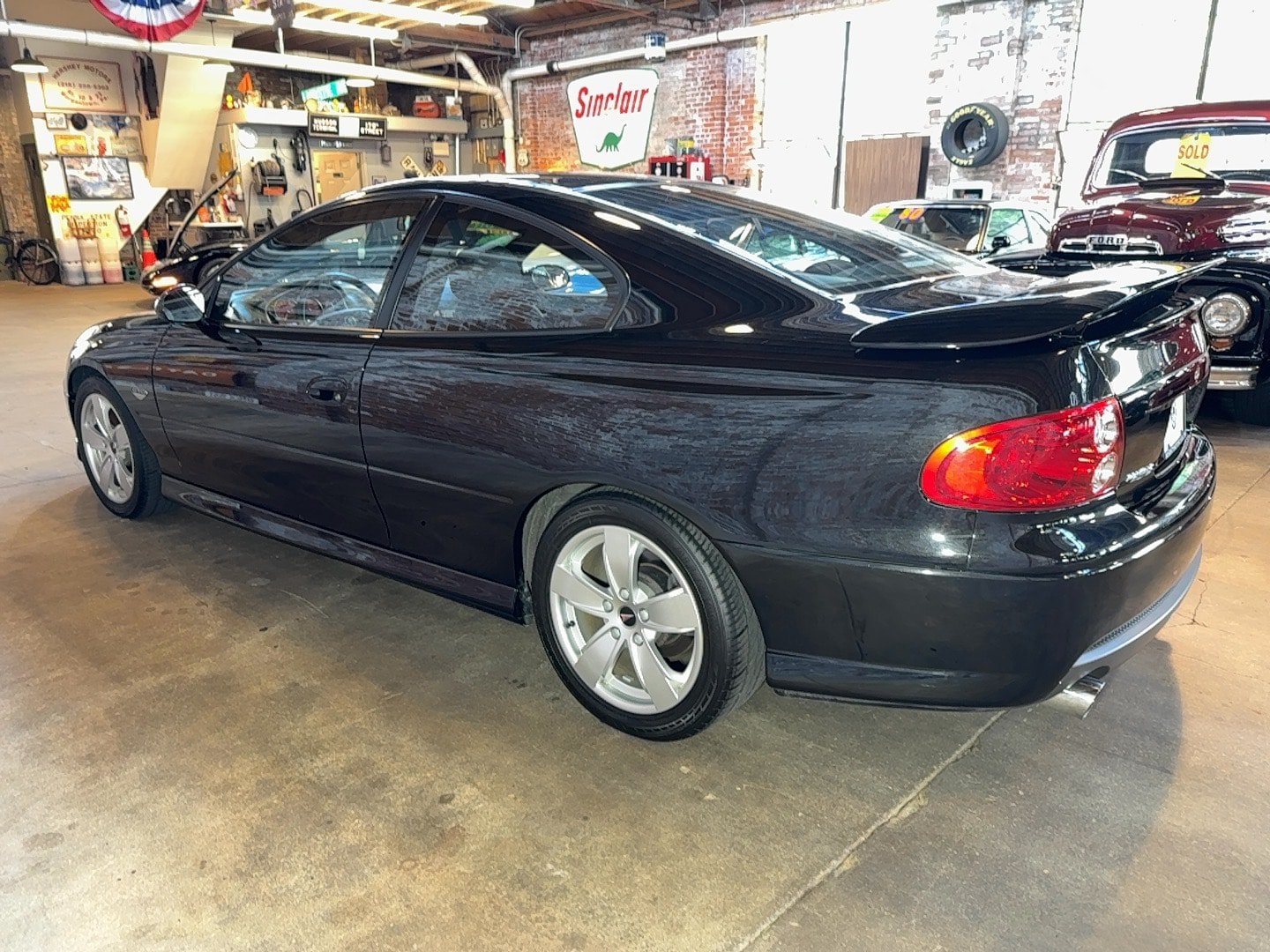 Used 2005 Pontiac GTO RWD image 5