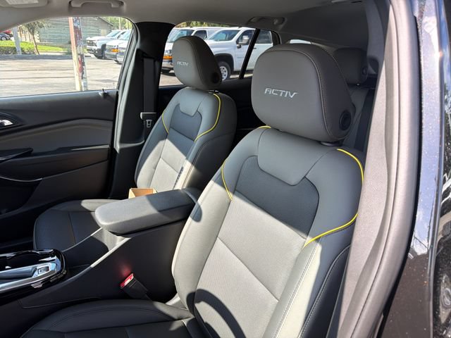 New 2026 Chevrolet Trax ACTIV w/ Sunroof Package FWD image 20