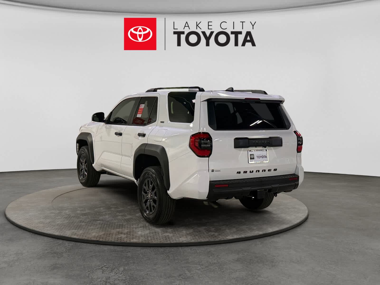 New 2026 Toyota 4Runner SR5 AWD/4WD image 4