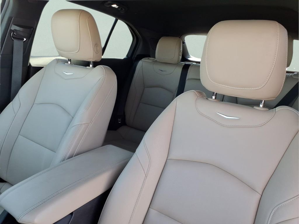 Used 2024 Cadillac XT4 Luxury w/ Cold Weather Package image 13