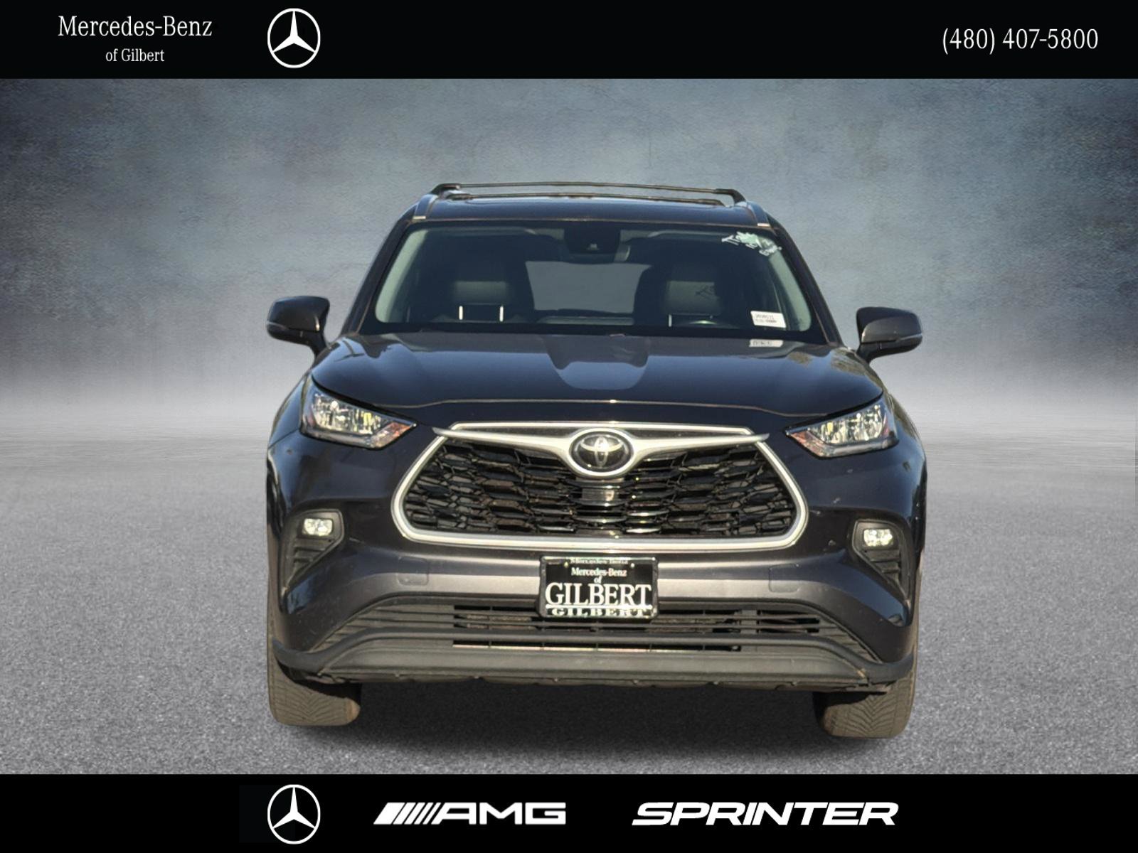 Used 2020 Toyota Highlander XLE FWD image 2