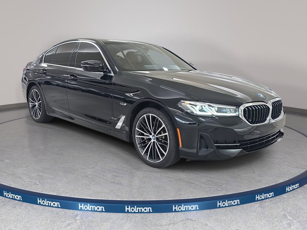 Used 2023 BMW 530e w/ Convenience Package image 4
