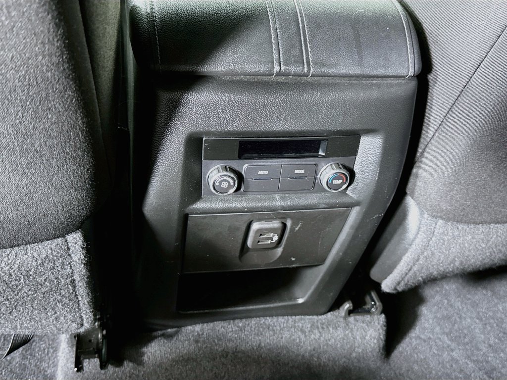 Used 2023 Chevrolet Traverse LT FWD image 27