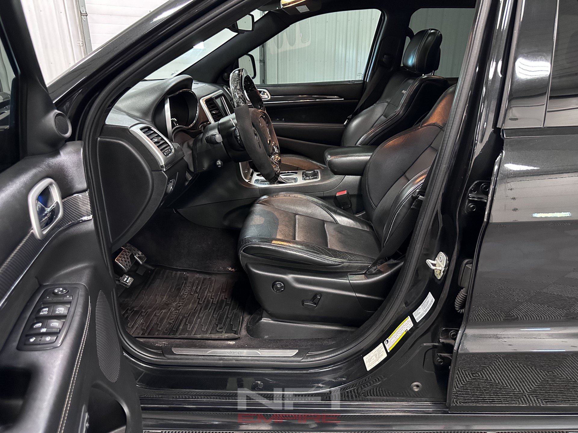 Used 2016 Jeep Grand Cherokee SRT AWD/4WD image 39