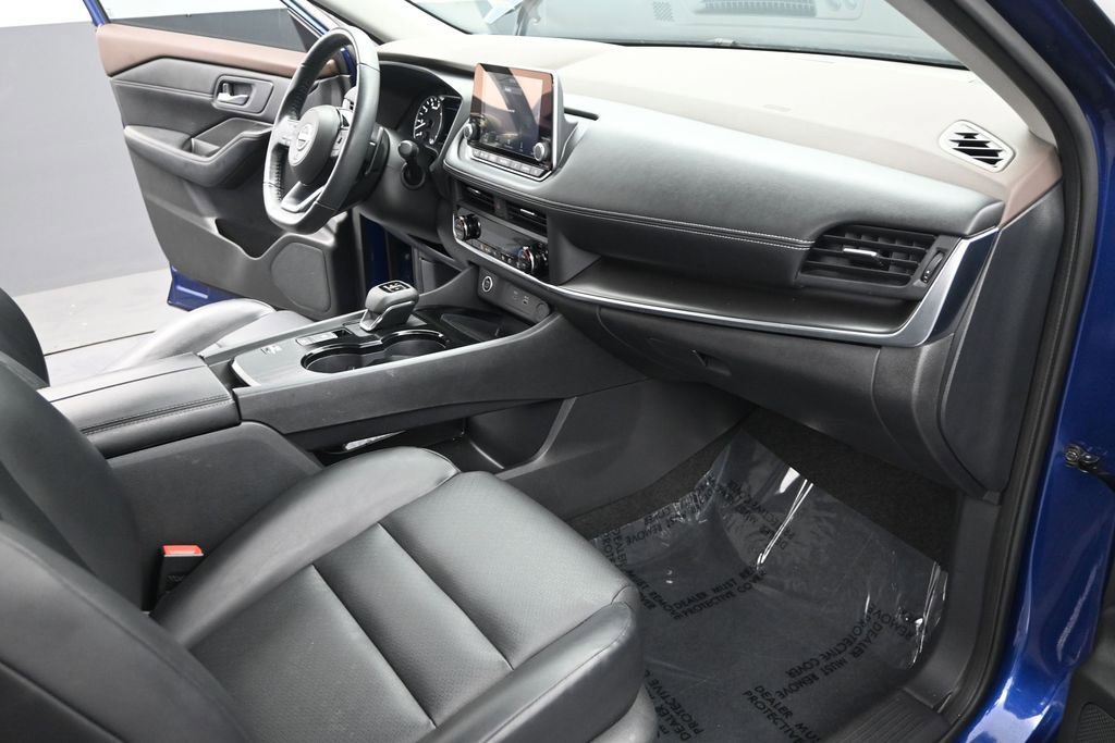 Used 2023 Nissan Rogue SV w/ SV Premium B Package FWD image 26
