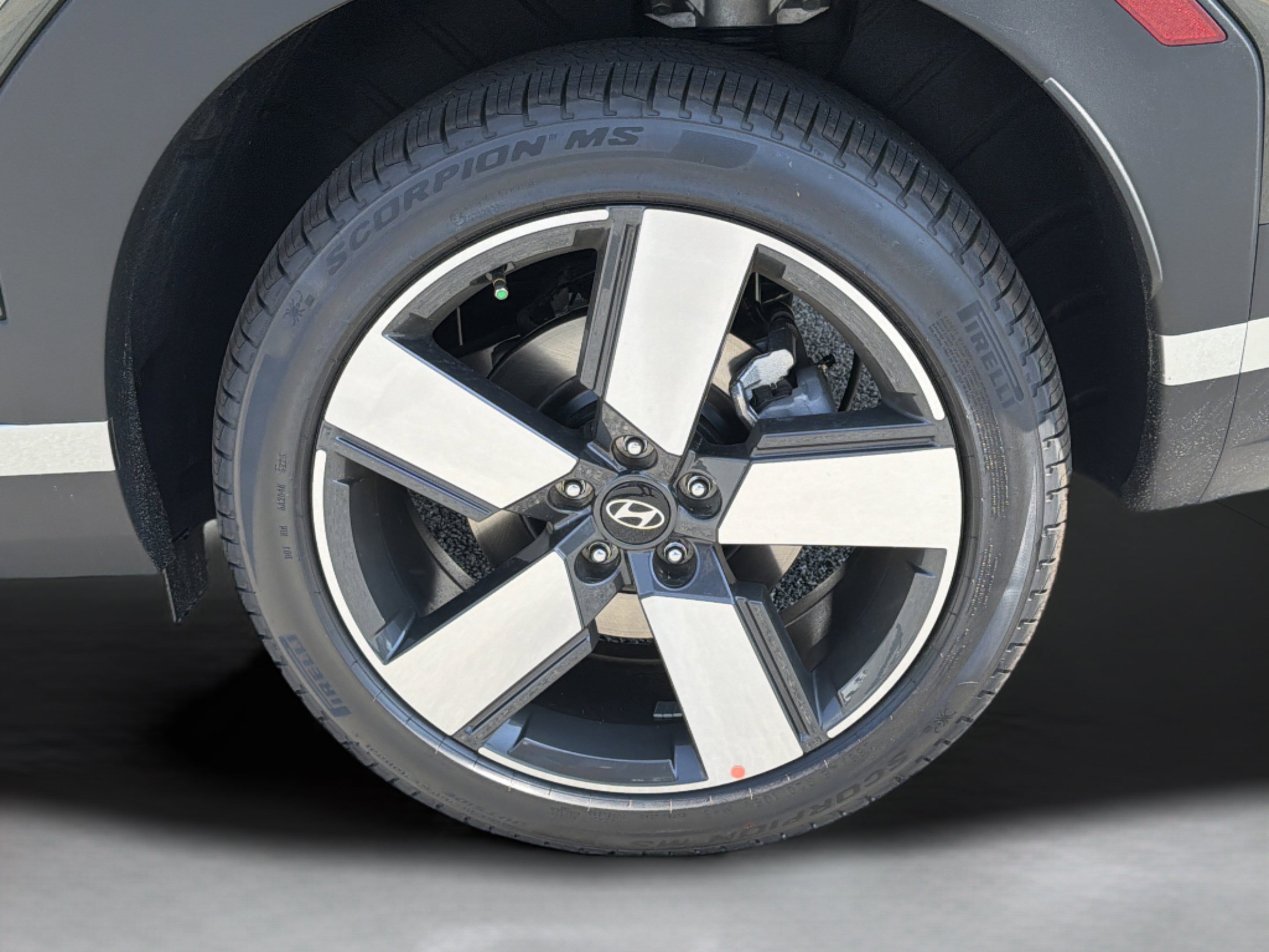 New 2026 Hyundai Santa Fe Limited FWD image 31