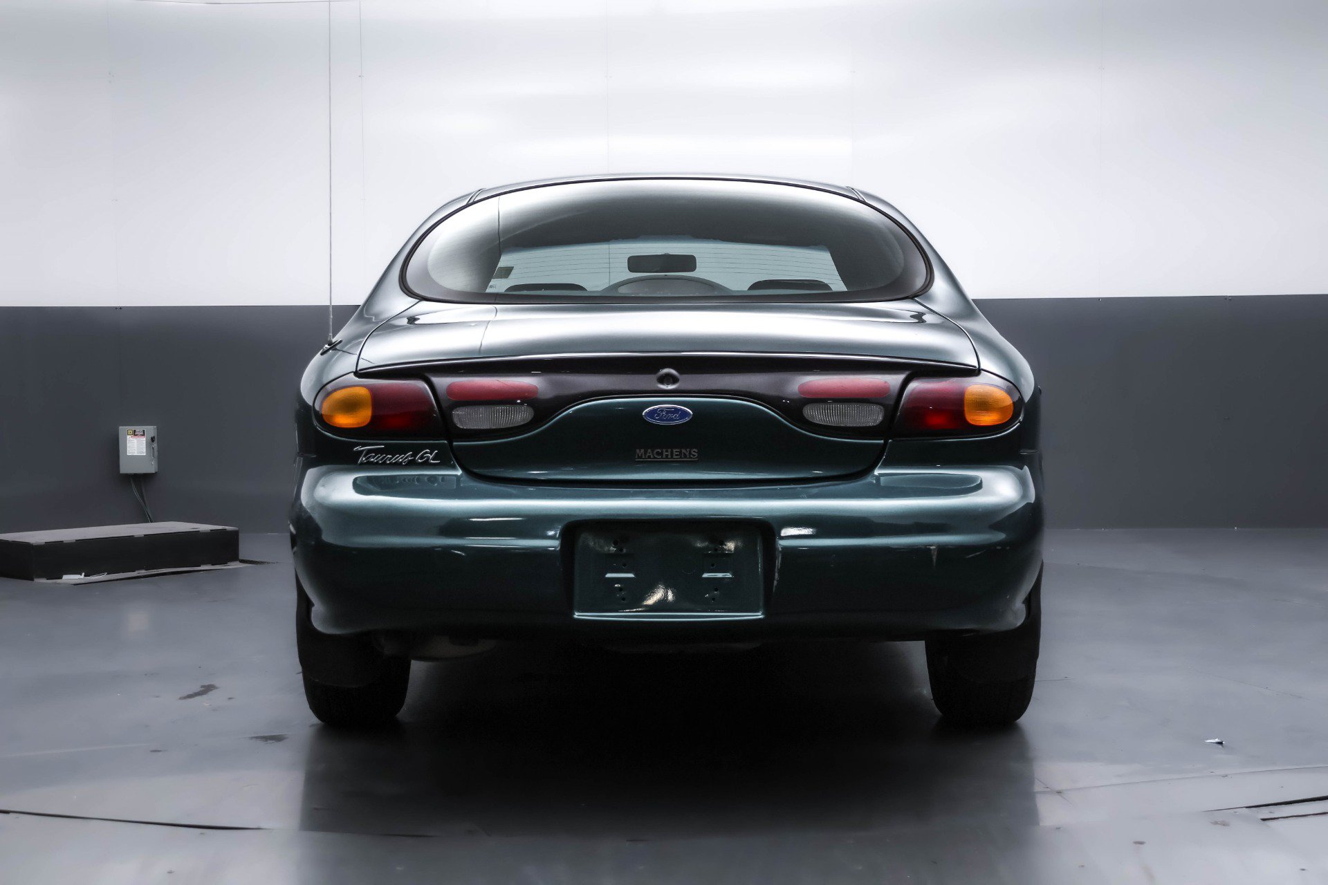 Used 1997 Ford Taurus GL FWD image 26