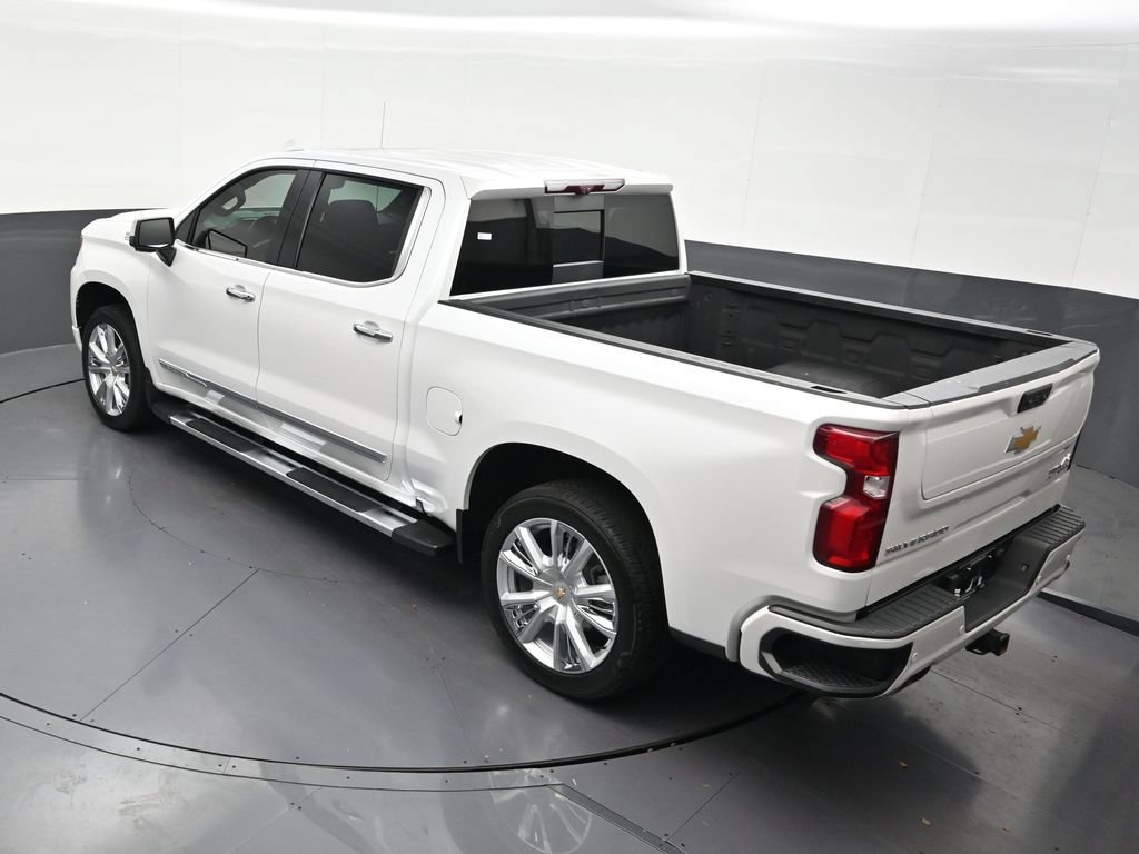Used 2024 Chevrolet Silverado 1500 High Country w/ High Country Premium Package AWD/4WD image 18