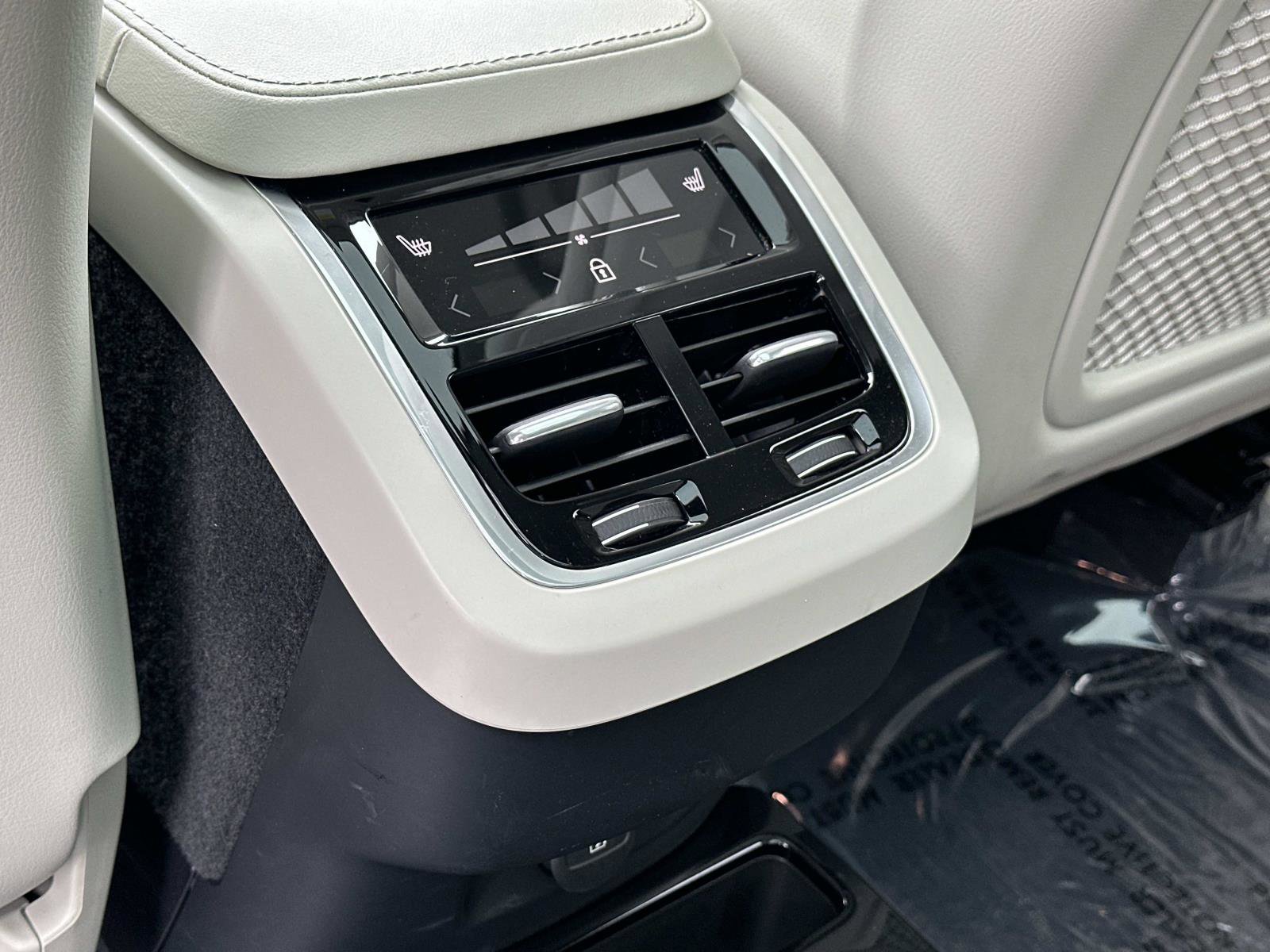 Certified 2023 Volvo XC90 B6 Plus w/ Protection Package Premier image 22