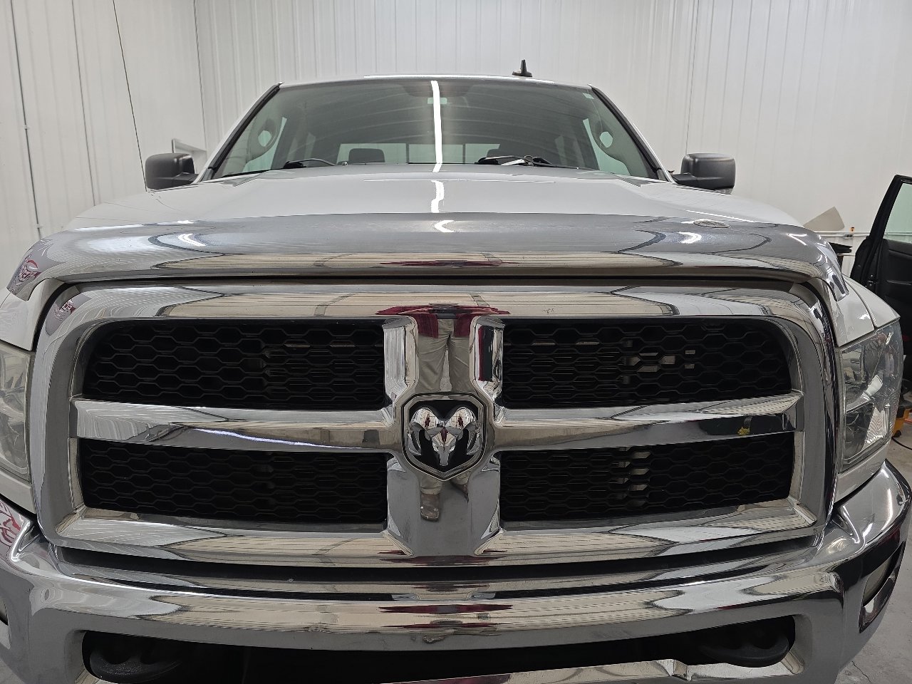 Used 2015 RAM 2500 SLT w/ Luxury Group image 18