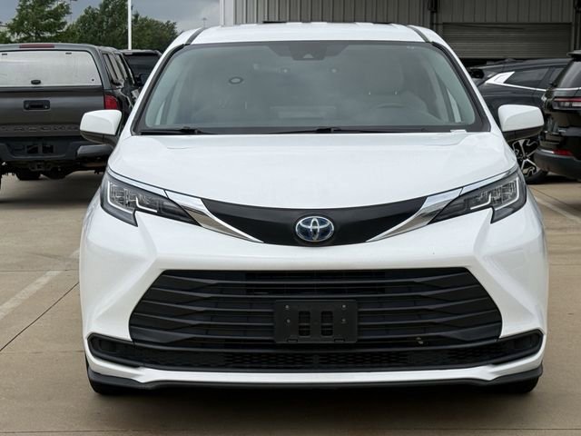 Used 2023 Toyota Sienna LE FWD image 7