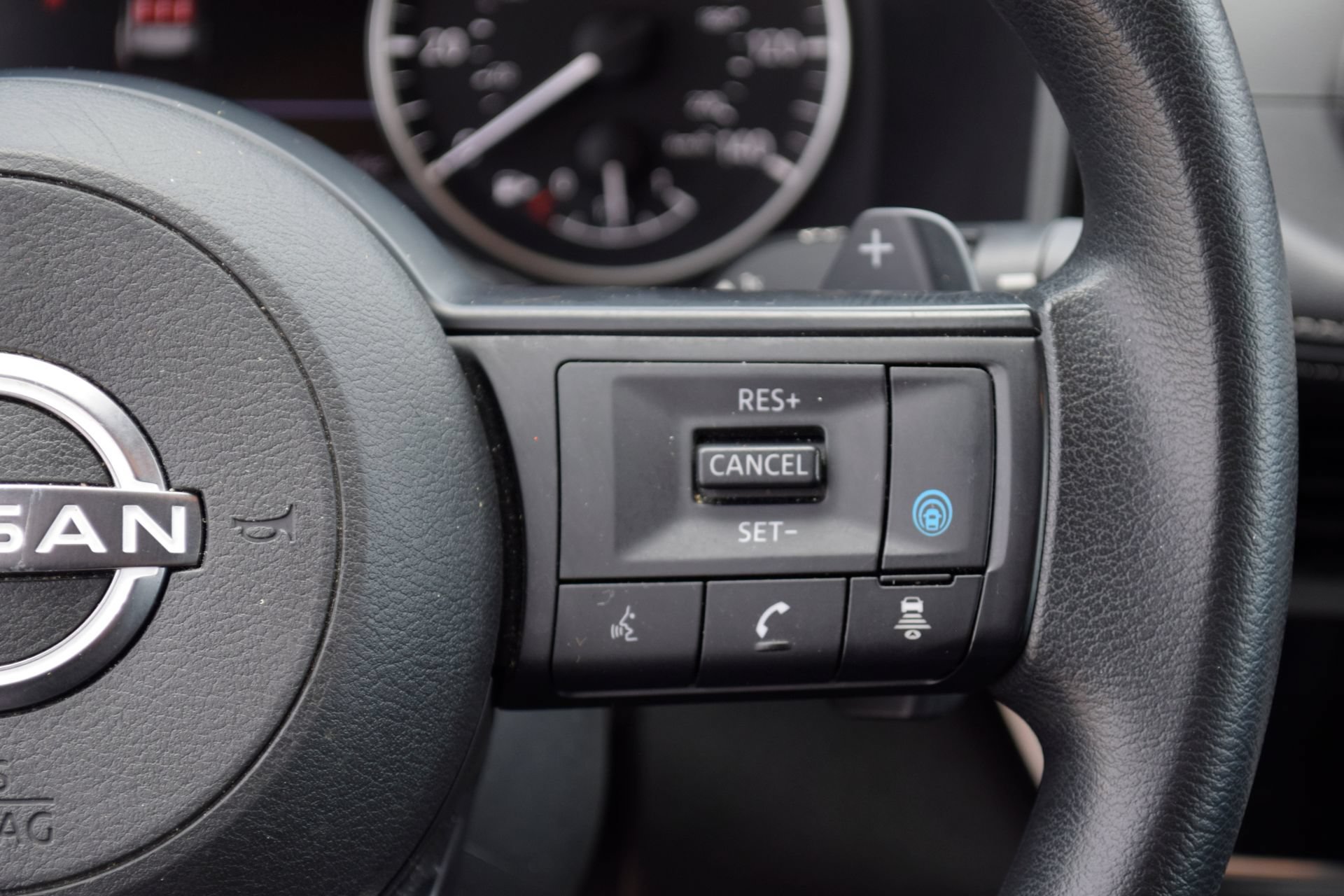 Used 2024 Nissan Rogue SV AWD/4WD image 7