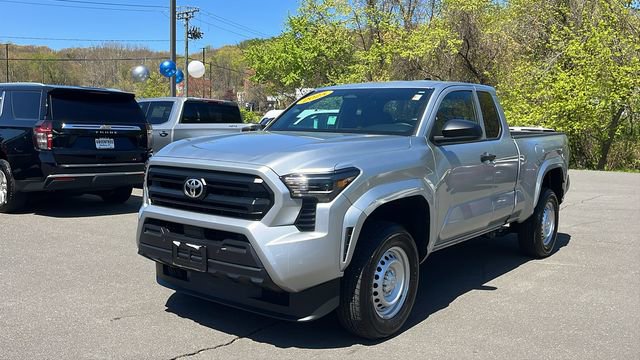 Certified 2025 Toyota Tacoma SR AWD/4WD image 3