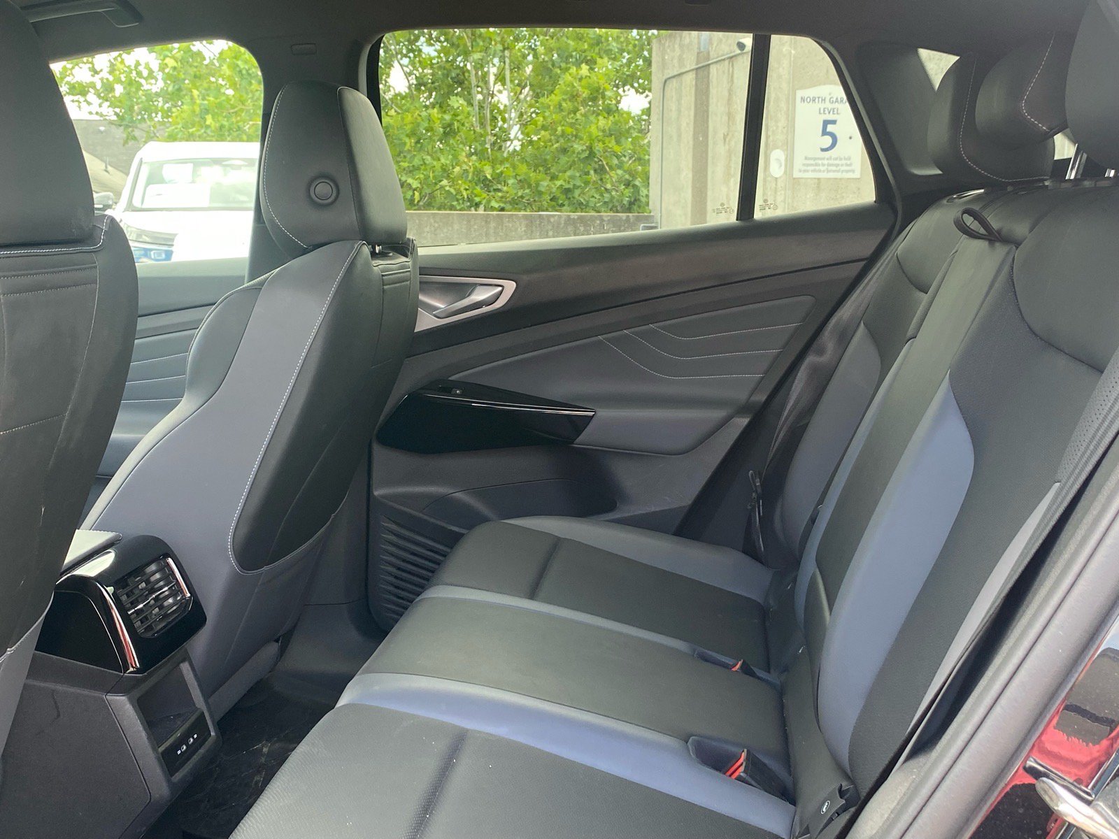 Certified 2023 Volkswagen ID.4 Pro S AWD/4WD image 17