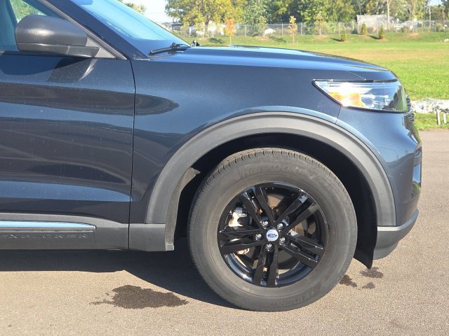 Certified 2023 Ford Explorer XLT AWD/4WD image 4