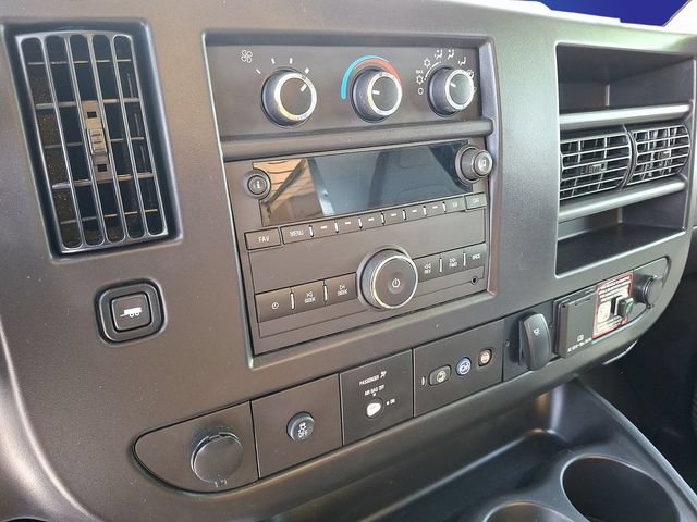 New 2024 Chevrolet Express 4500 RWD image 3