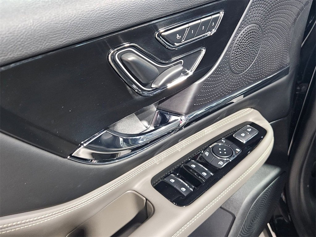 Used 2024 Lincoln Corsair Grand Touring w/ Equipment Group 301A image 12