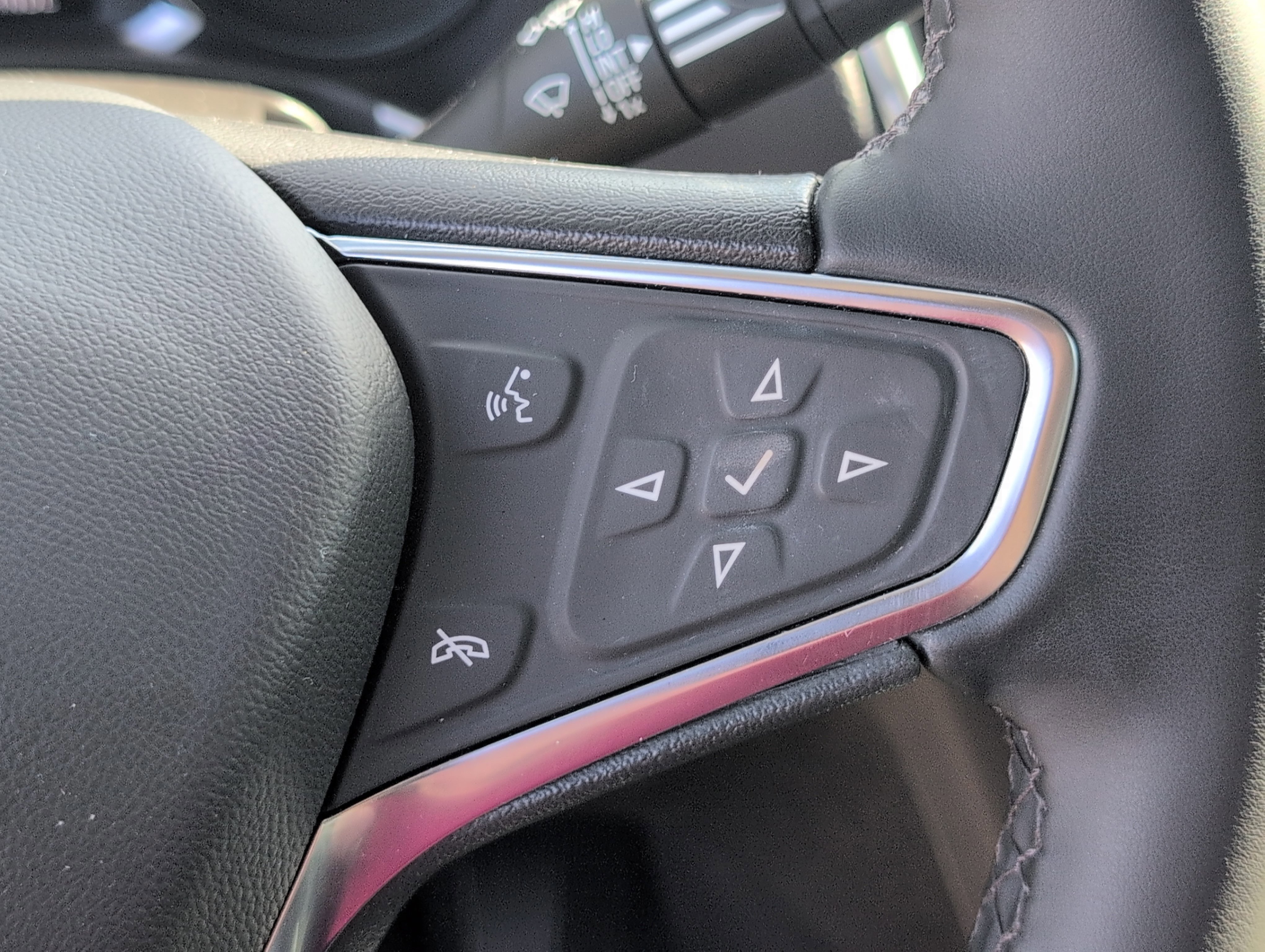 Certified 2024 Chevrolet Equinox LT FWD image 25