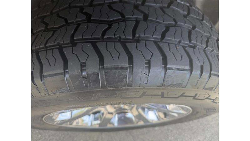 Used 2014 RAM 1500 Laramie image 24