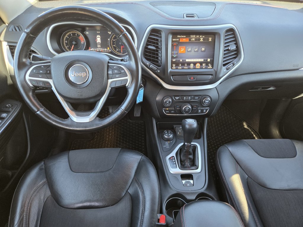 Used 2016 Jeep Cherokee Trailhawk AWD/4WD image 17