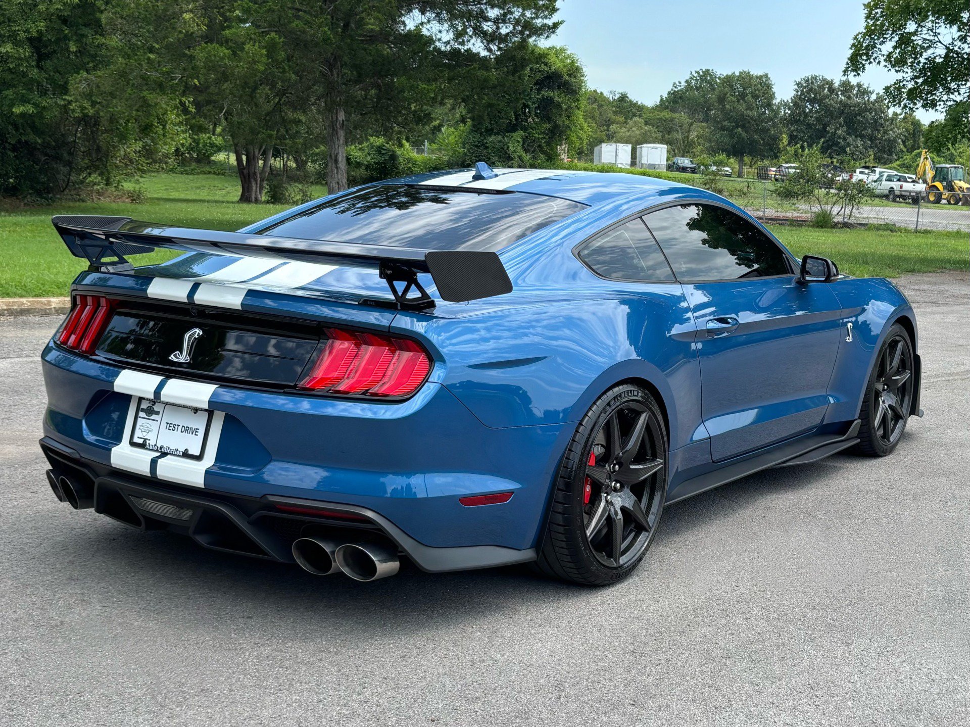 Used 2020 Ford Mustang Shelby GT500 w/ Carbon Fiber Track Pack RWD image 3