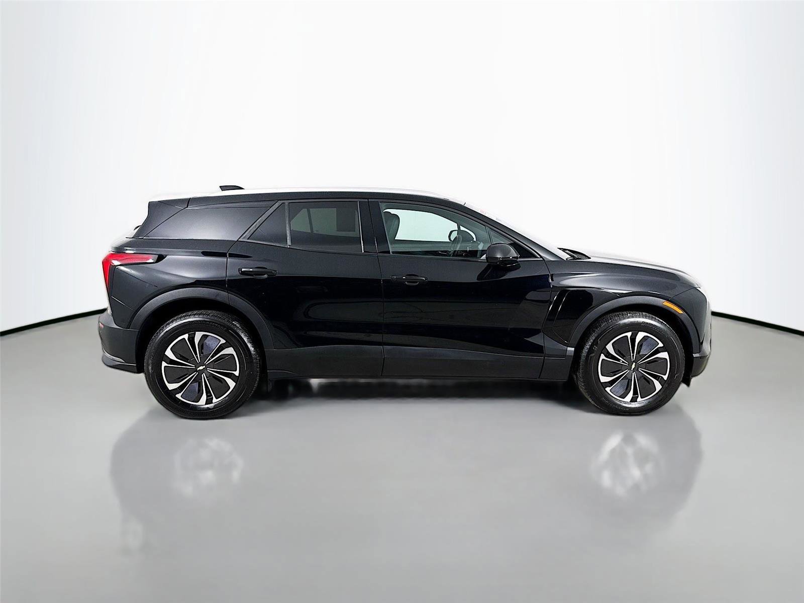 Used 2024 Chevrolet Blazer EV LT image 9