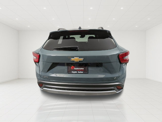 Used 2025 Chevrolet Trax LT FWD image 6