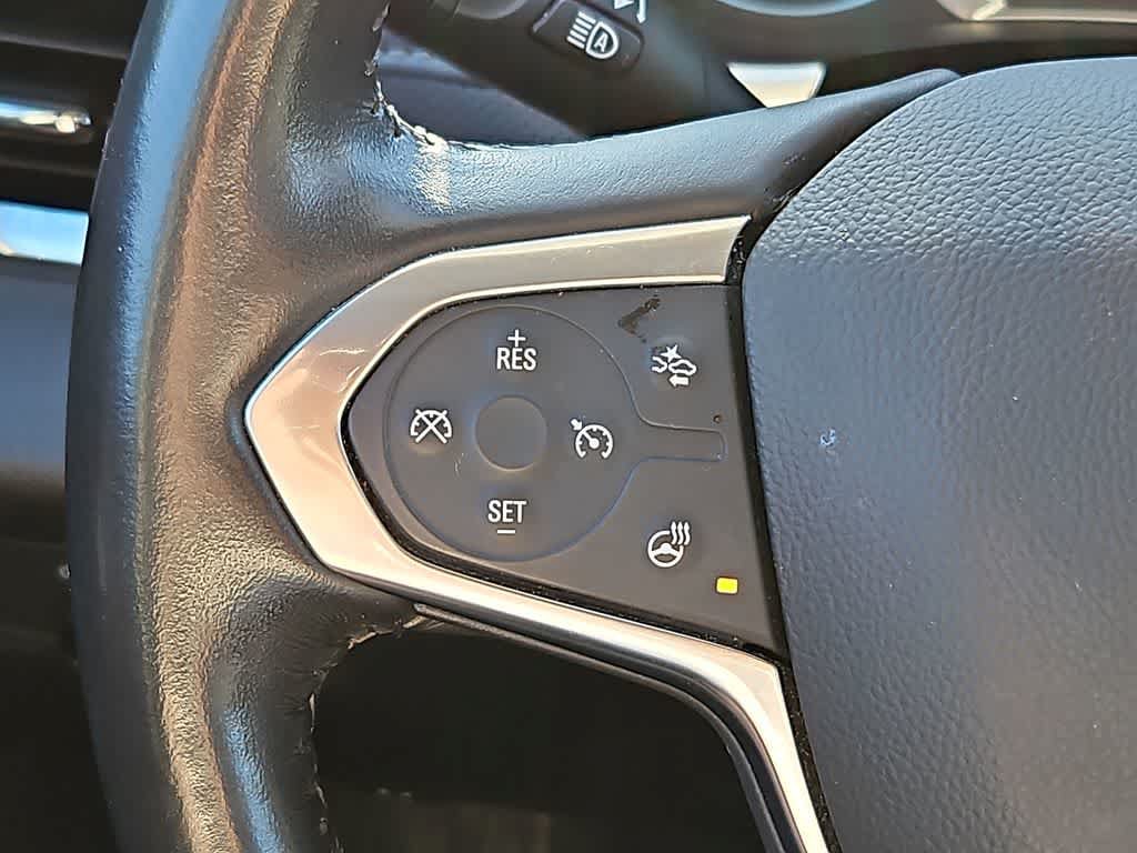 Used 2021 Chevrolet Traverse Premier FWD image 22