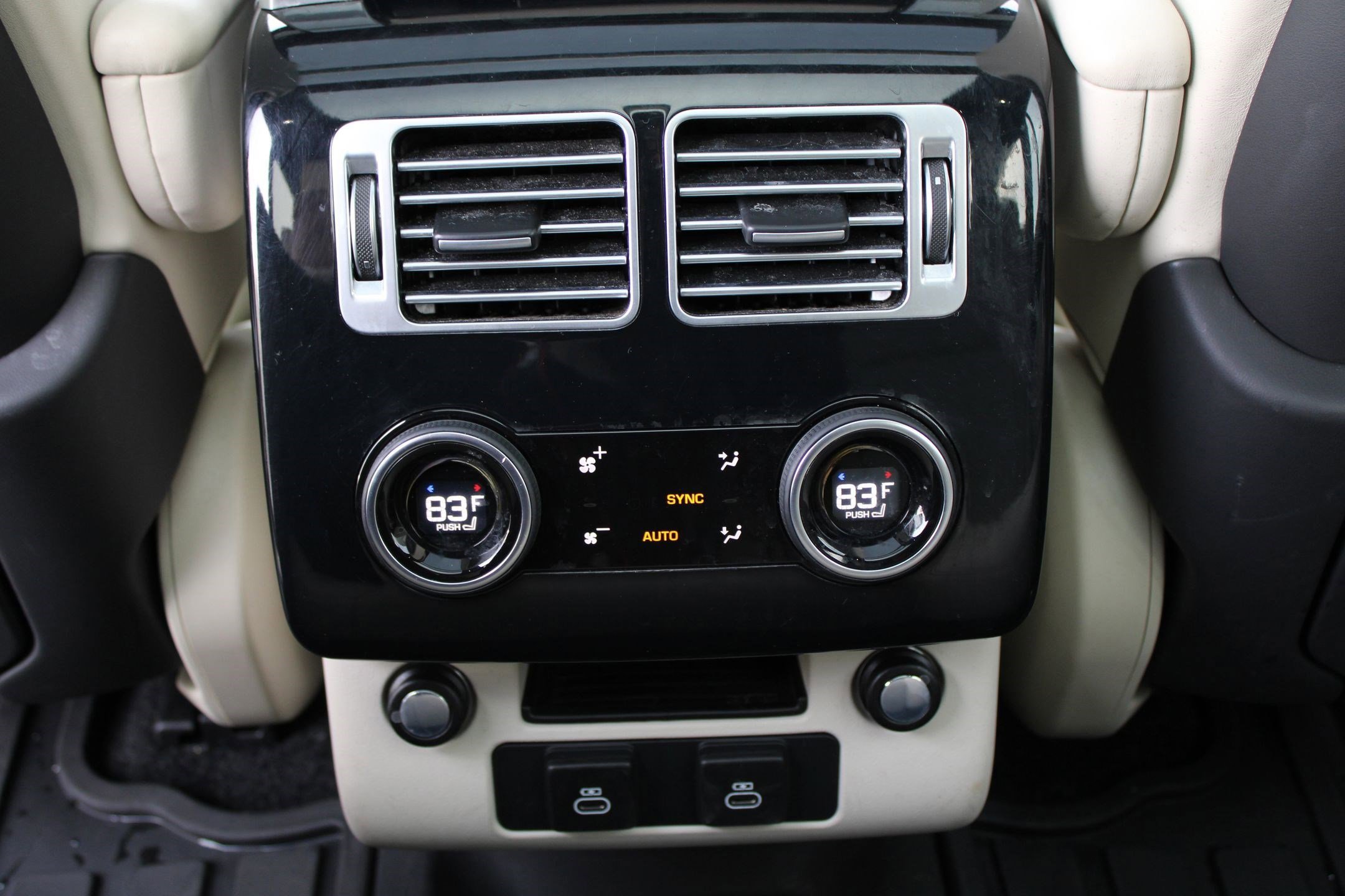 Used 2022 Land Rover Range Rover Westminster Edition image 24