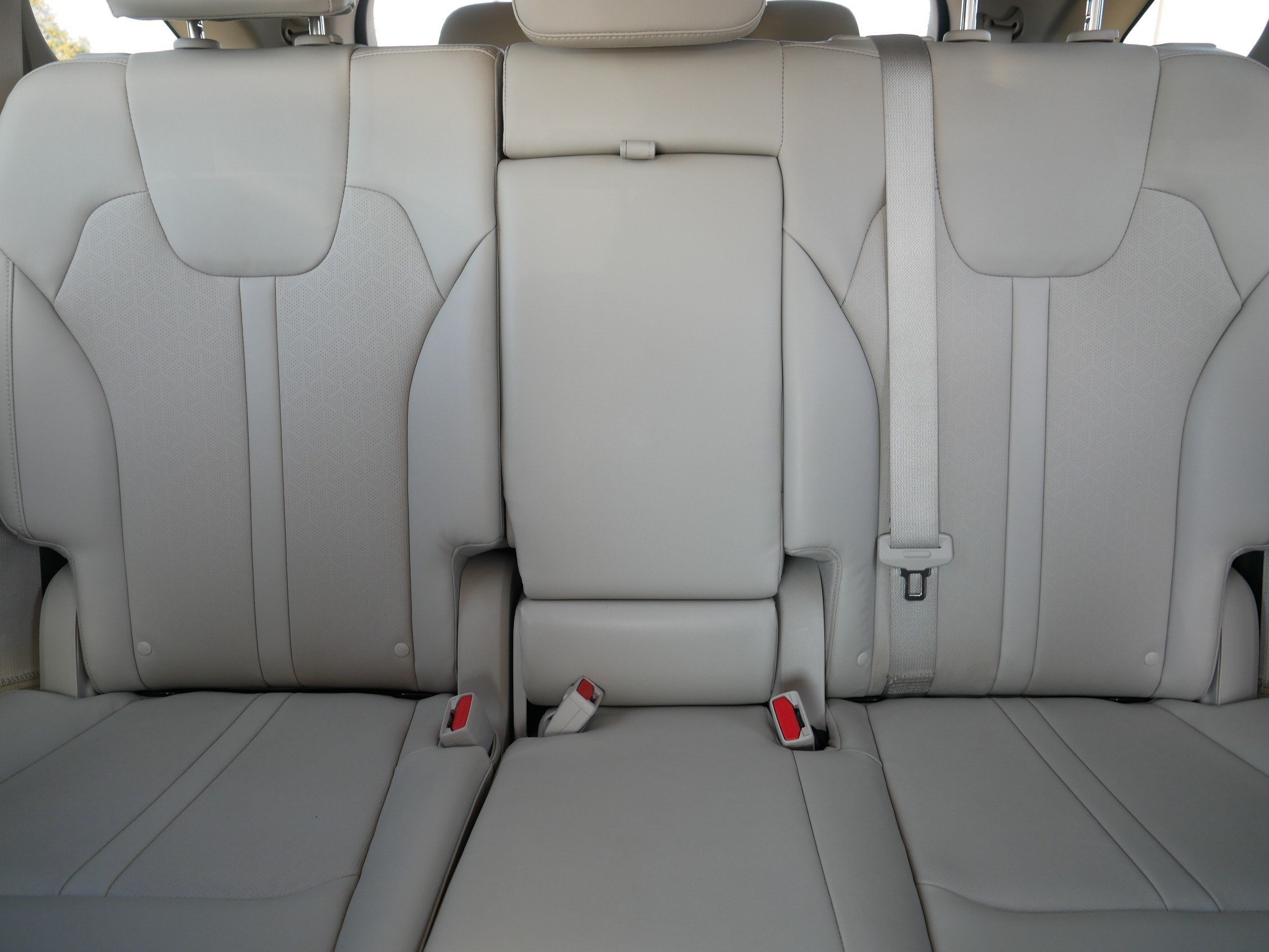 Used 2022 Kia Sorento S w/ Panoramic Sunroof Package AWD/4WD image 13