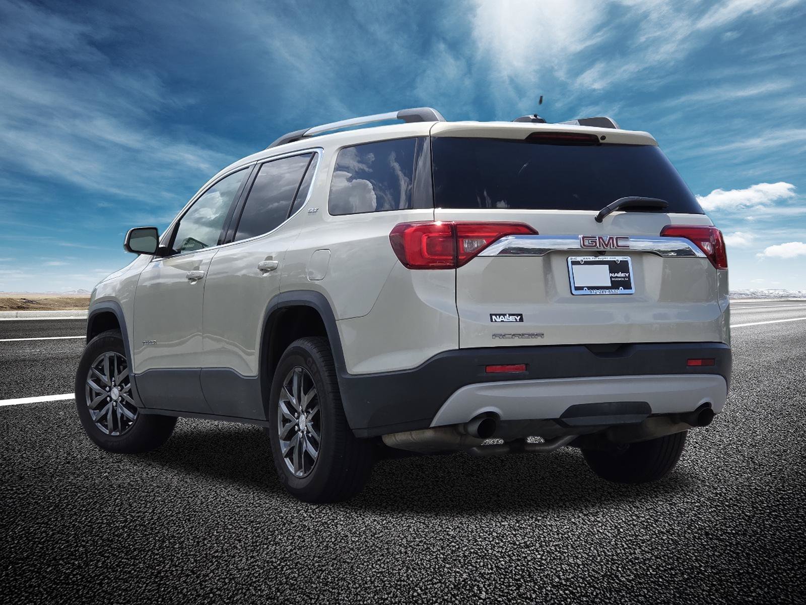 Used 2017 GMC Acadia SLT FWD image 16