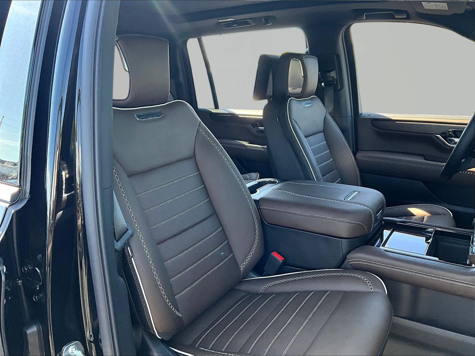 New 2026 GMC Yukon XL Denali Ultimate AWD/4WD image 19