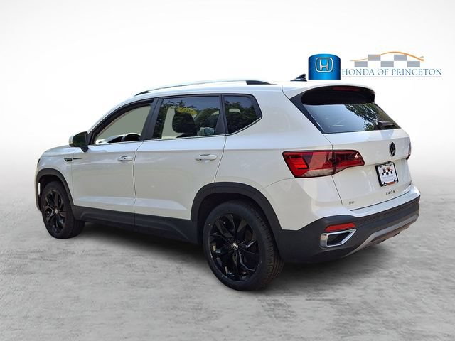 Used 2023 Volkswagen Taos SE w/ Panoramic Sunroof Package AWD/4WD image 4