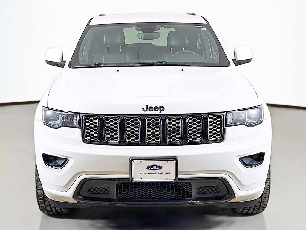Used 2018 Jeep Grand Cherokee Altitude AWD/4WD image 11