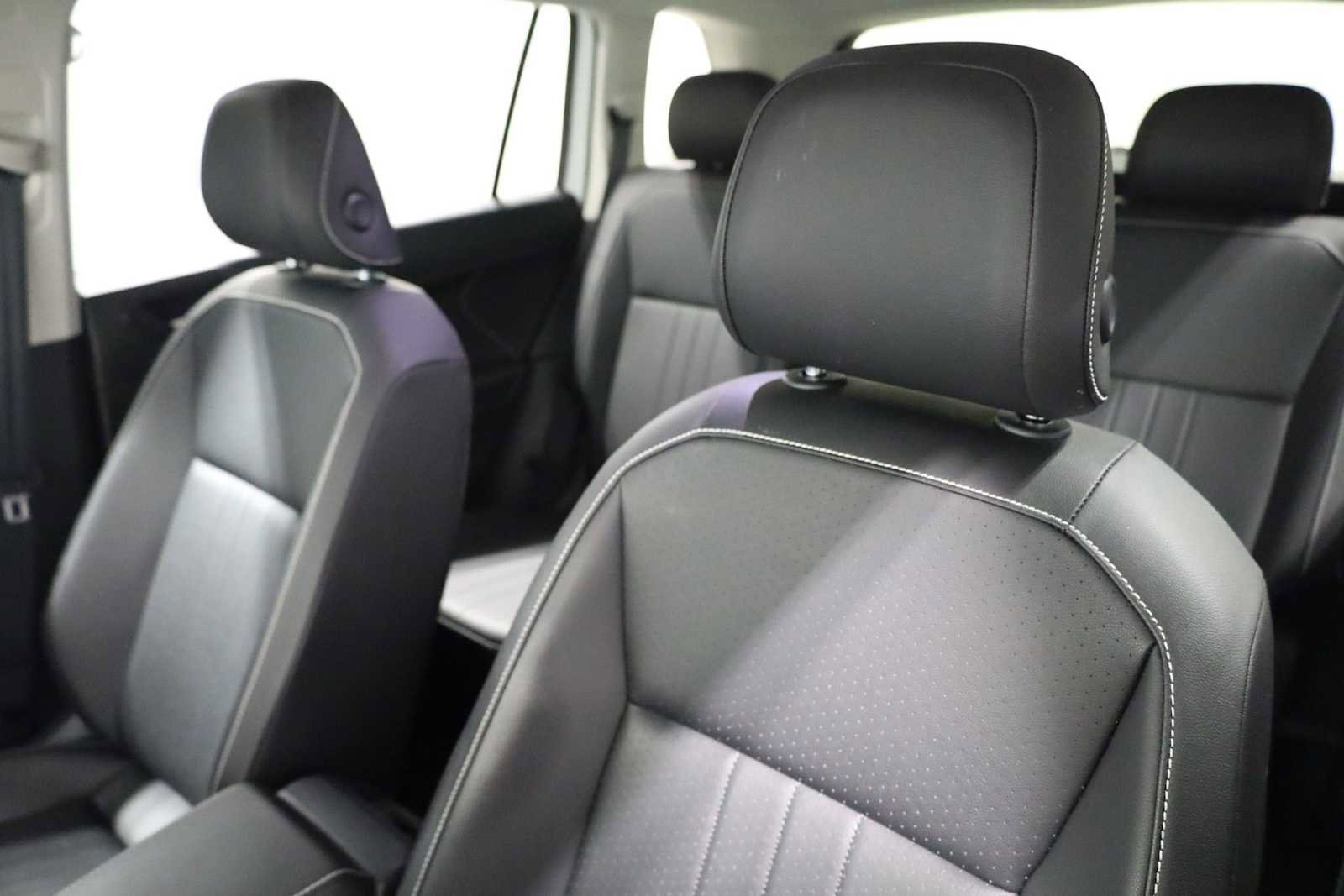 Used 2022 Volkswagen Tiguan SE image 18