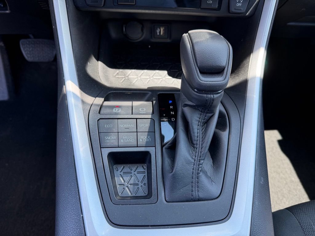 Used 2023 Toyota RAV4 XLE w/ XLE Grade Weather Package AWD/4WD image 25
