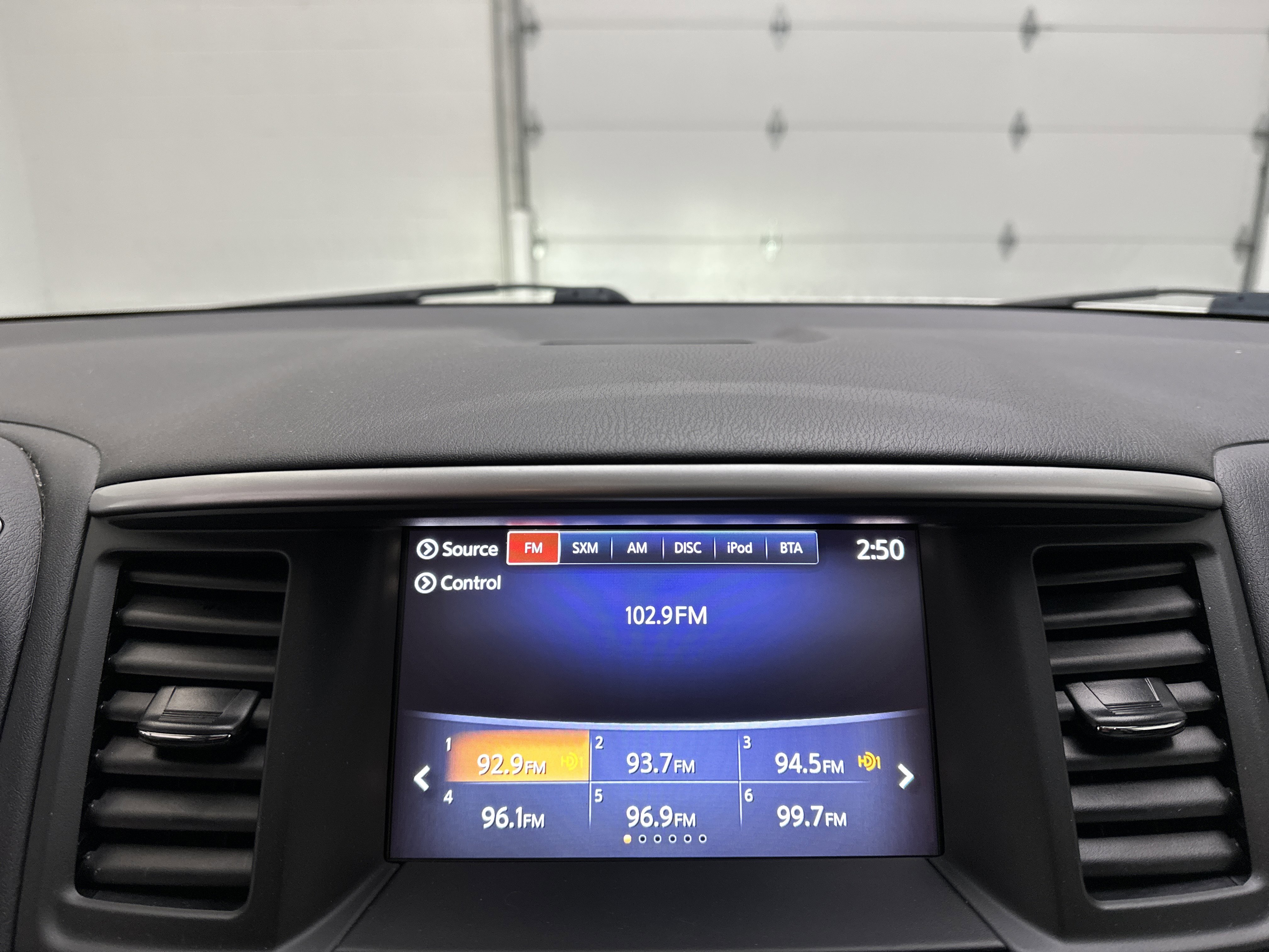 Used 2020 Nissan Pathfinder SL image 35