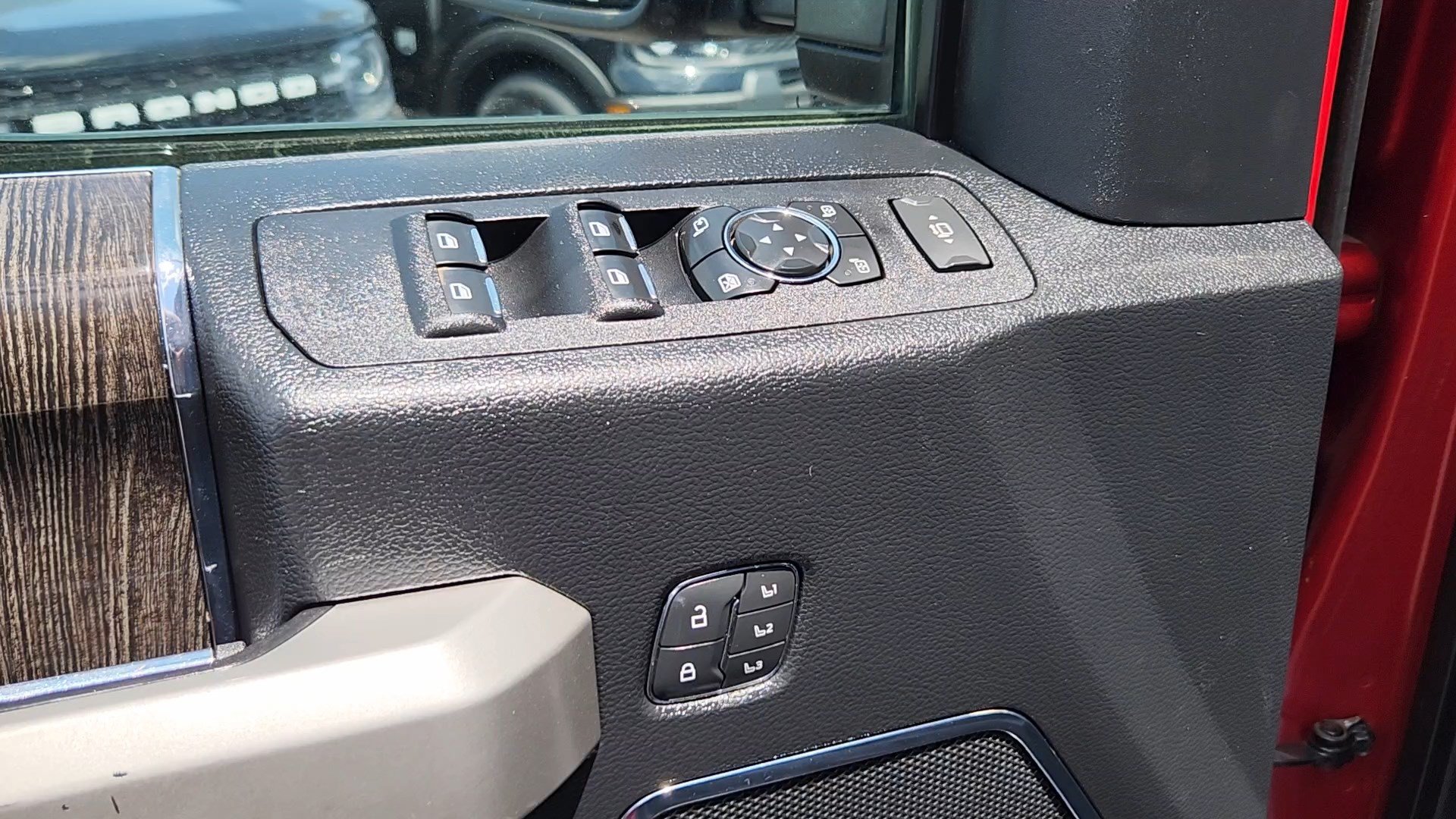 Certified 2021 Ford F250 Lariat w/ Lariat Value Package AWD/4WD image 7