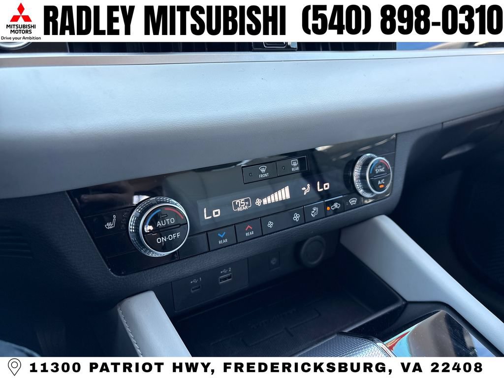 Used 2024 Mitsubishi Outlander SEL AWD/4WD image 10