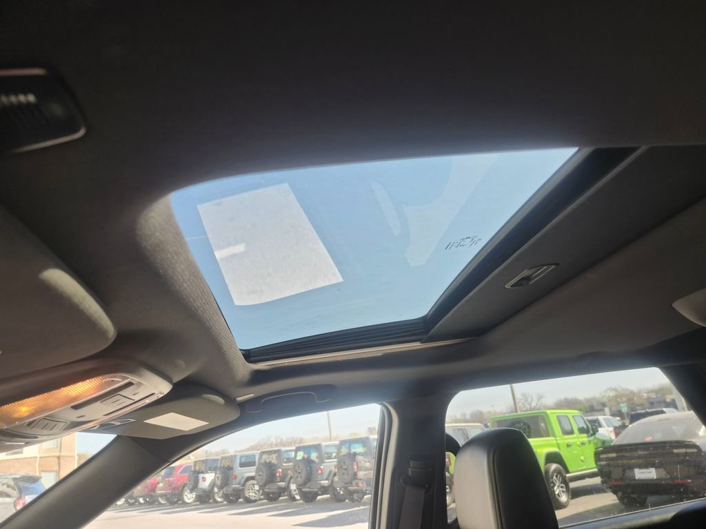 Used 2024 Dodge Durango GT image 12