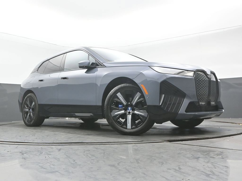 Used 2023 BMW iX xDrive50 w/ Sport Package image 28