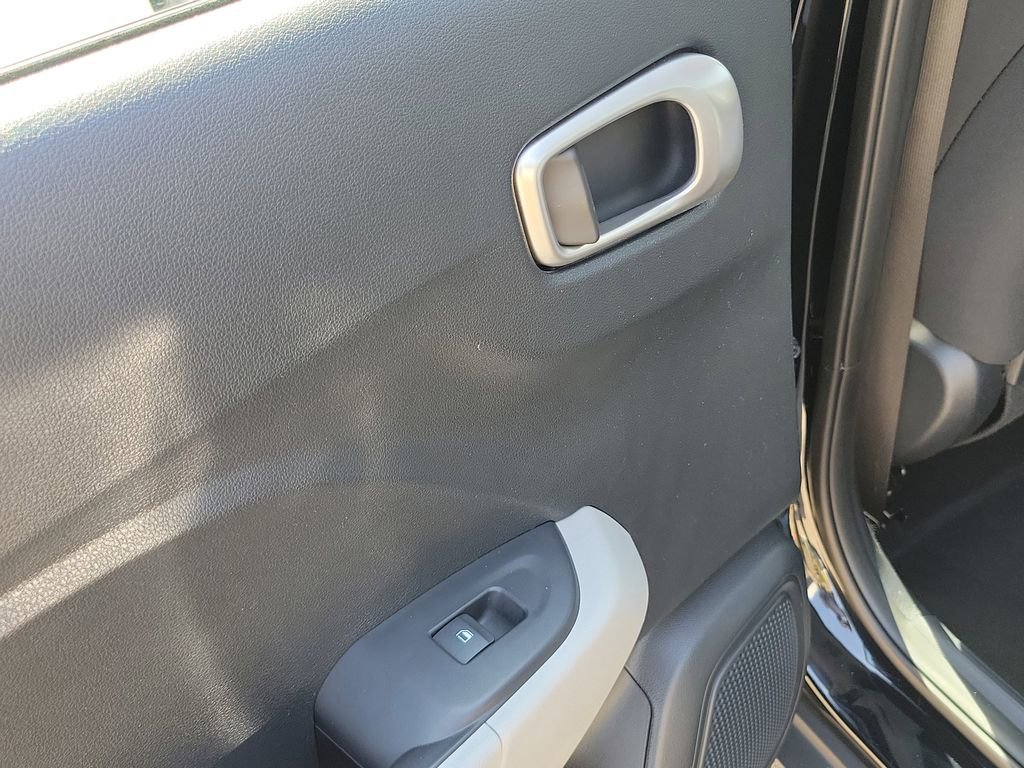 Used 2025 Hyundai Venue SEL image 15
