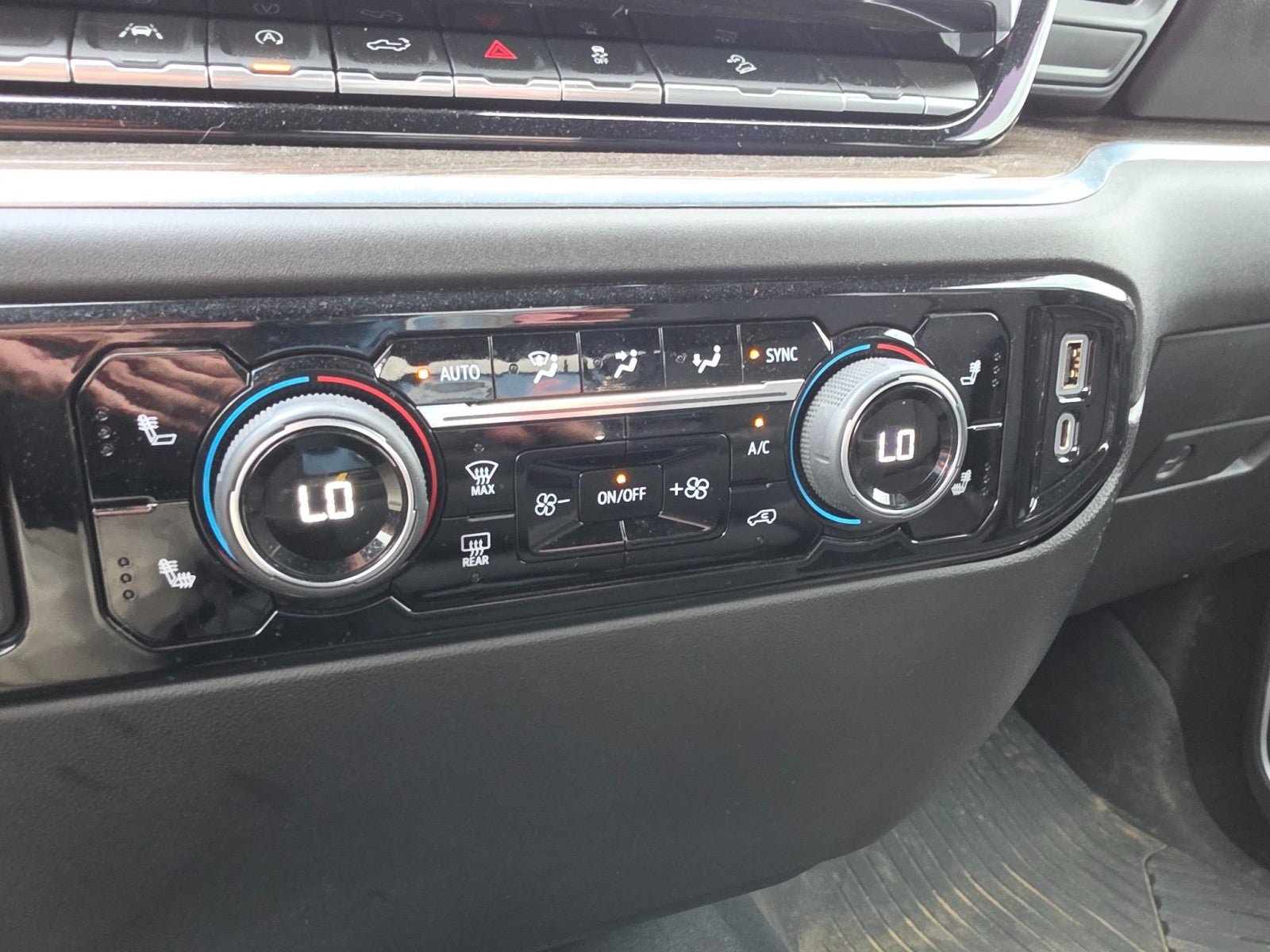 Used 2022 Chevrolet Silverado 1500 RST AWD/4WD image 41