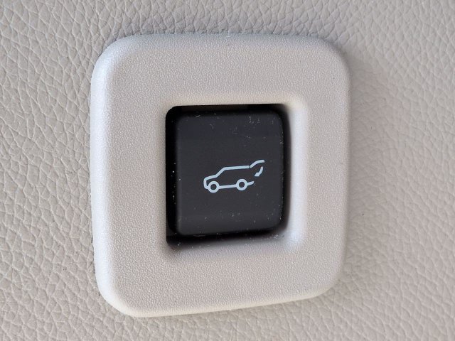 Used 2017 Lincoln Navigator Select RWD image 14