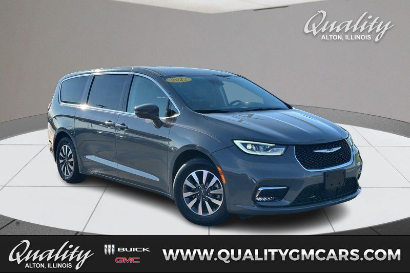 Used 2022 Chrysler Pacifica Touring-L FWD image 1
