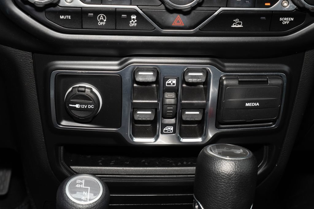 Used 2022 Jeep Wrangler Unlimited Sport AWD/4WD image 22