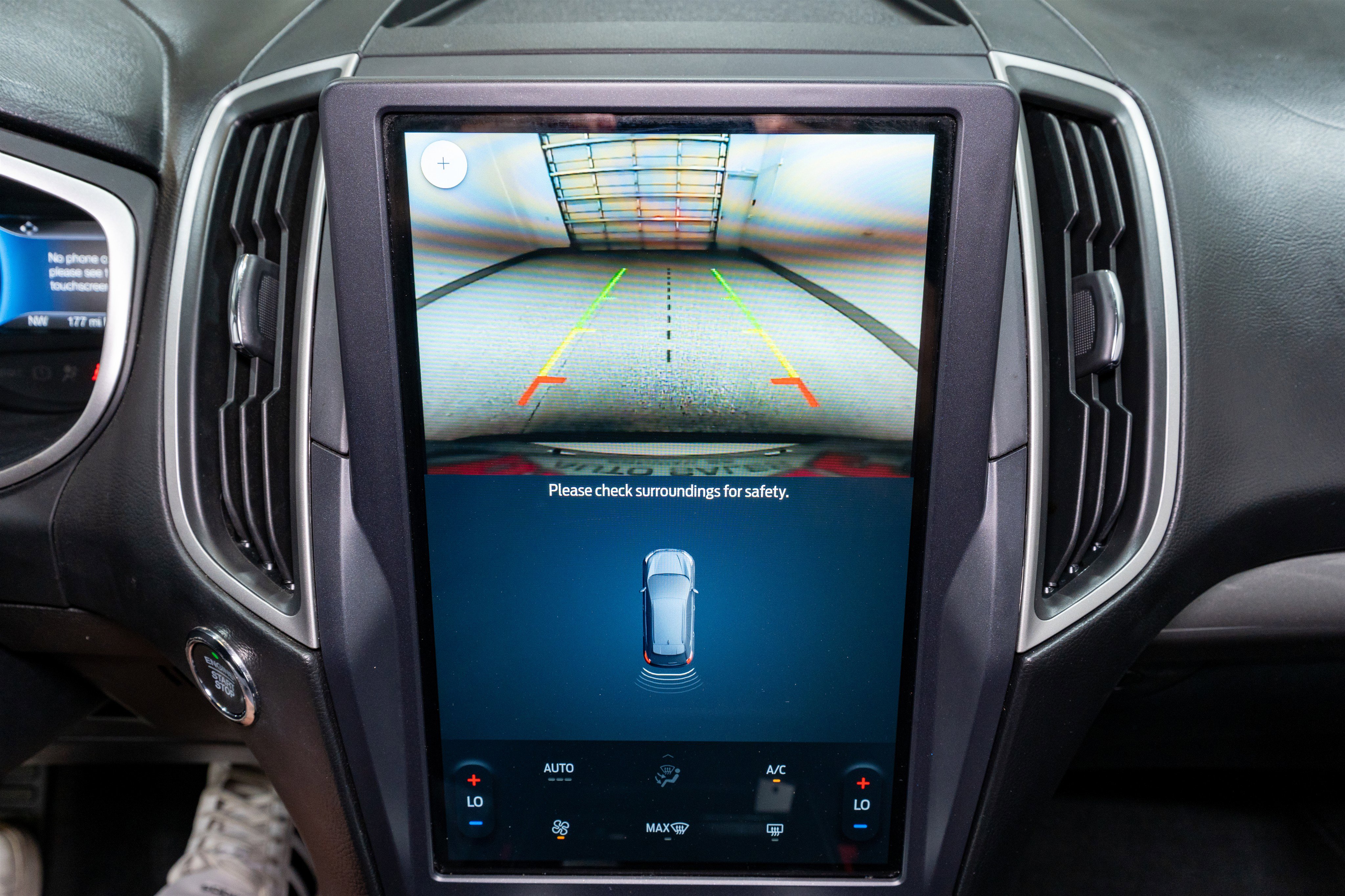 Used 2021 Ford Edge SE image 19