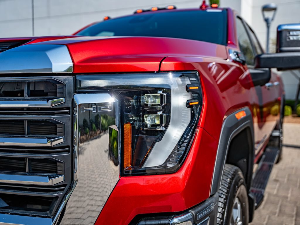 Used 2025 GMC Sierra 2500 SLT w/ SLT Premium Package AWD/4WD image 14