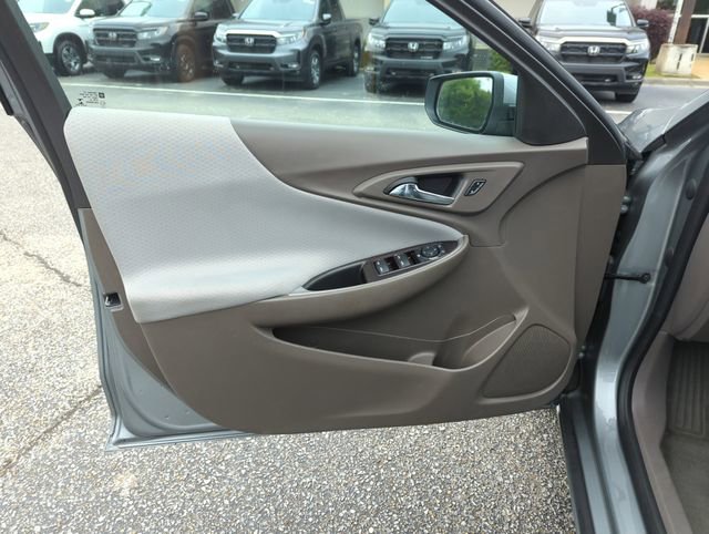 Used 2024 Chevrolet Malibu LT FWD image 17
